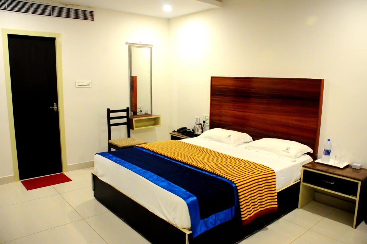 Hotel Rathna Park Perambalur Exteriör bild